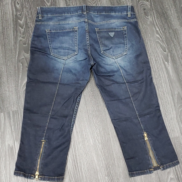🌷2 for $30🌷Guess capris Jean's sz 32 - Picture 3 of 5